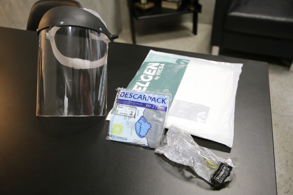 Os EPIs são obrigatórios para quem trabalhar com os focos de transmissão da doença-Divulgação