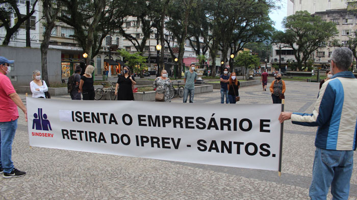 Foto do ato contra o calote ao IPREV