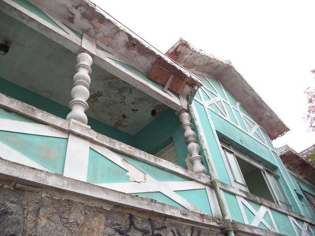 Casarão do Naps, na Av. Conselheiro Nébias, está com problemas (Foto: Divulgação/Sindserv)