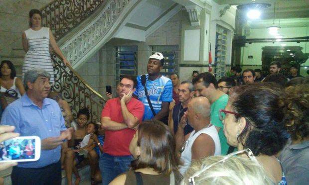 Secretário mais uma vez não levou boas notícias aos servidores da Cidade (Fernanda Luz/AT)