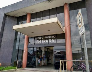 Funcionários e médicos do Complexo da Zona Noroeste têm comprado água (Luigi Bongiovanni/AT)