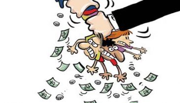 Charge com braços gigantes espremendo servidores e caindo dinheiro.